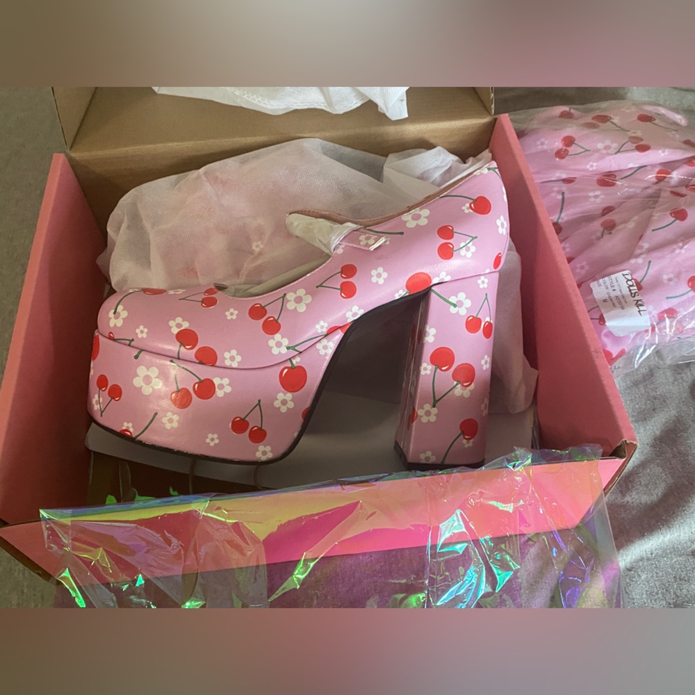 Taste Of Fame Cherry Platform Heels. NWT and original packaging.